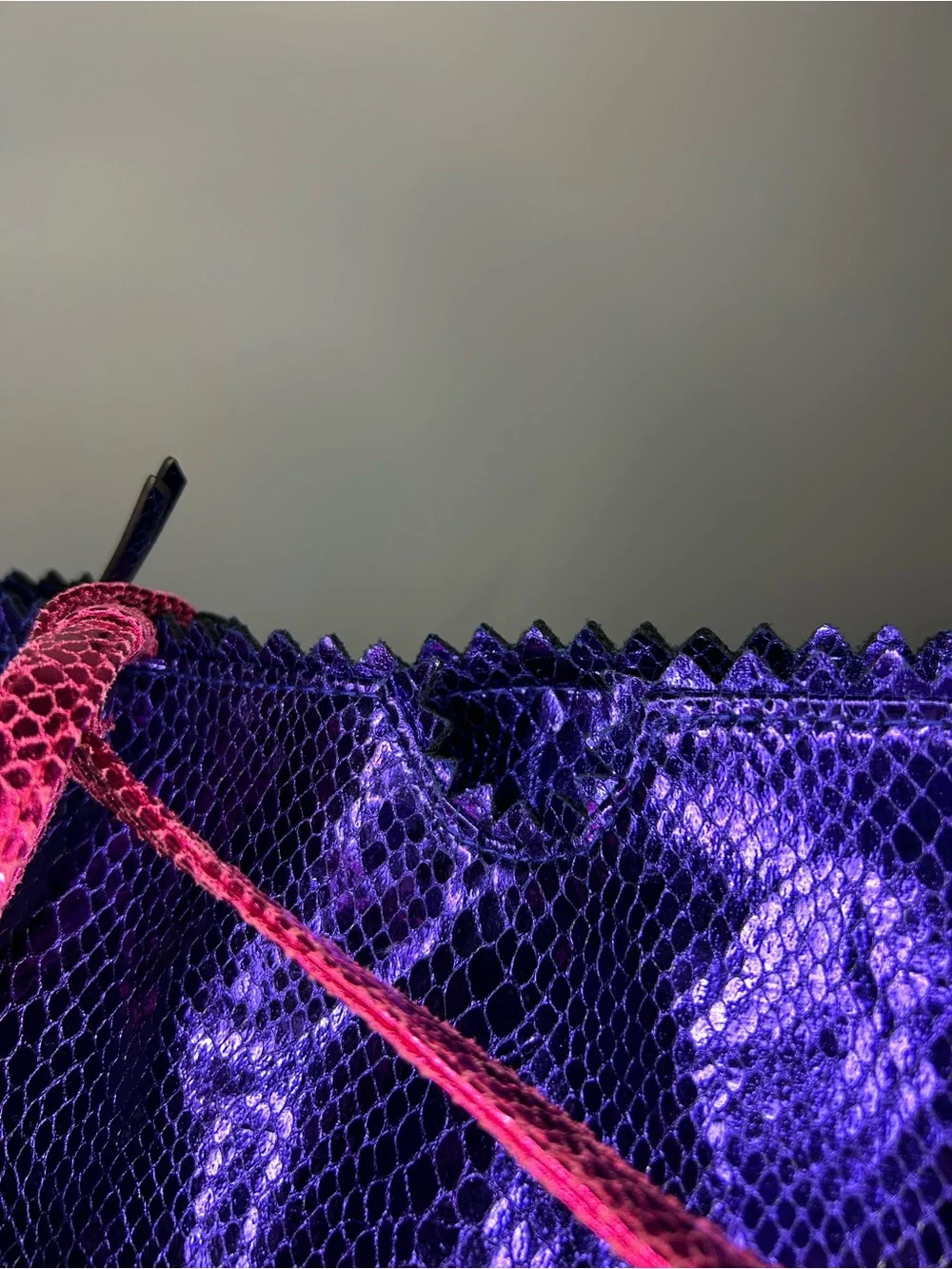 Carlos Falchi Metallic Purple Snakeskin Tote & Pink Pouch - Picture 8 of 16